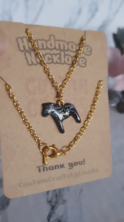Decorative dalecarlia necklace