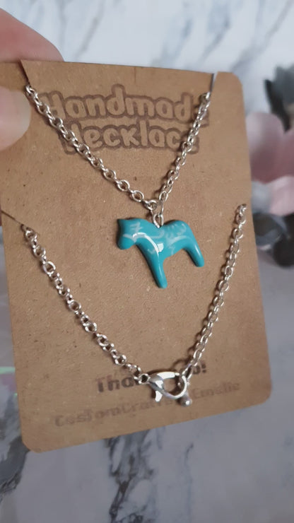 Decorative dalecarlia necklace