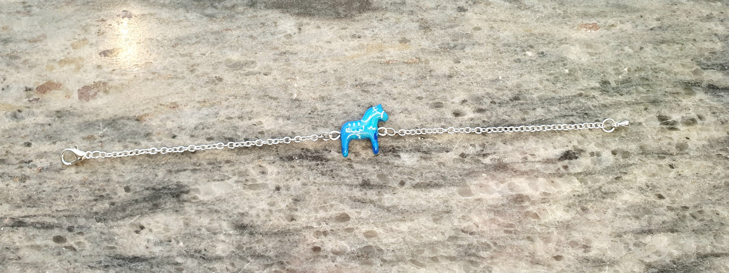 Decorative dalecarlia bracelet