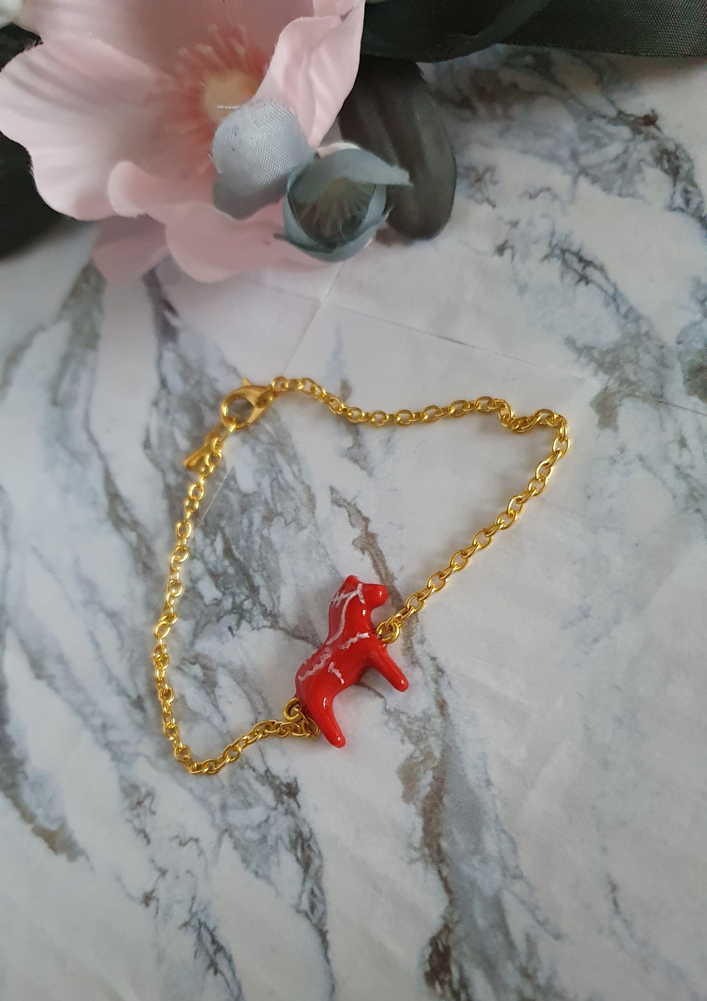 Decorative dalecarlia bracelet