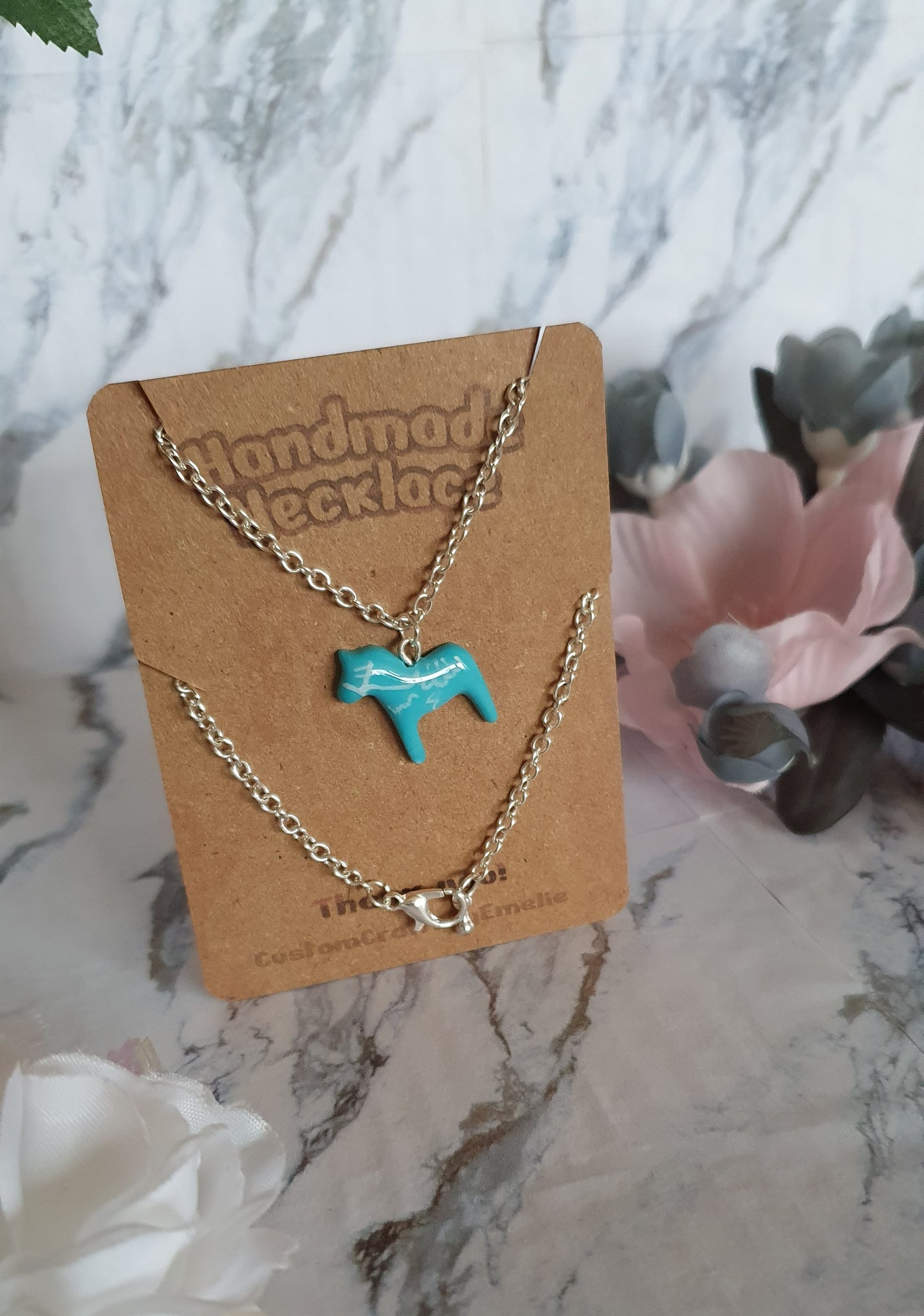 Decorative dalecarlia necklace