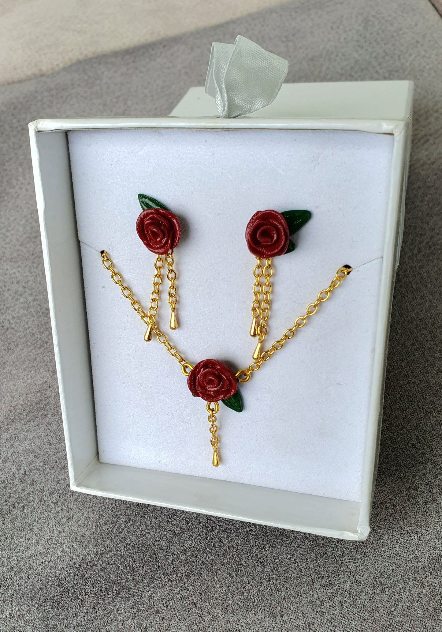 Rose stud earrings and necklace with golden chains, gift set
