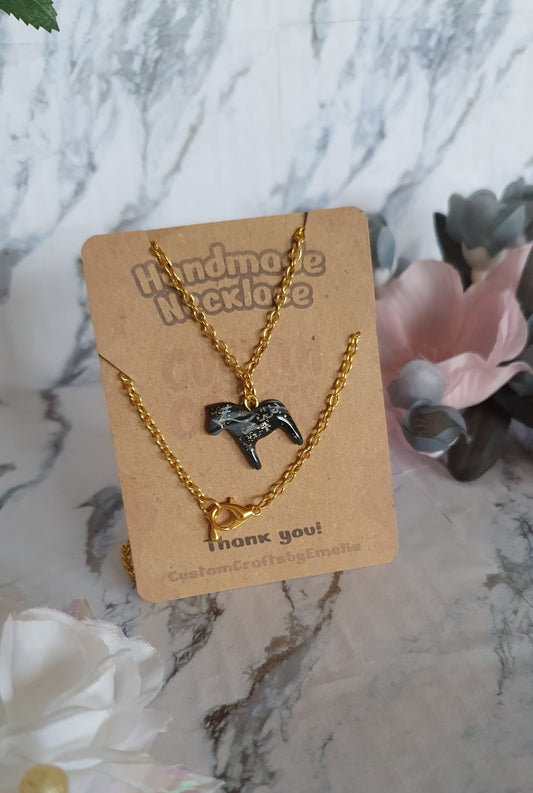 Decorative dalecarlia necklace